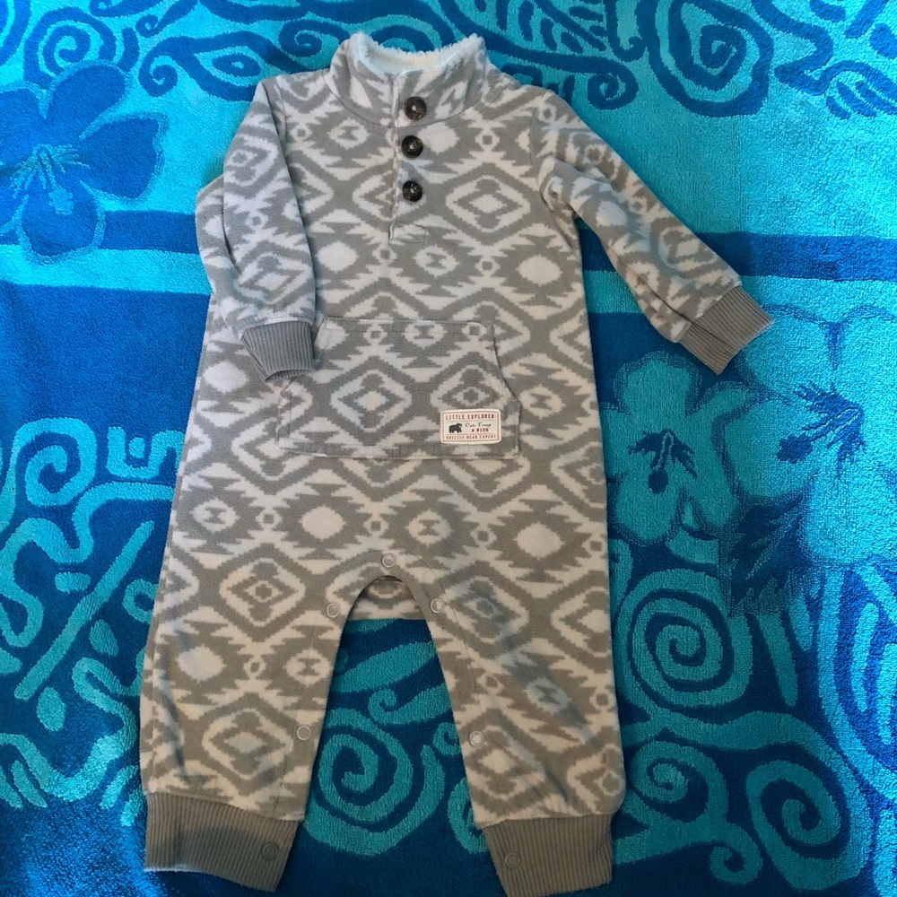 Cute carter’s fleece onesie